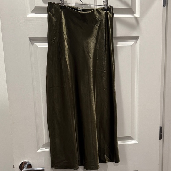 Chic Dark Green Women's Maxi Skirt - Picture 1 of 3